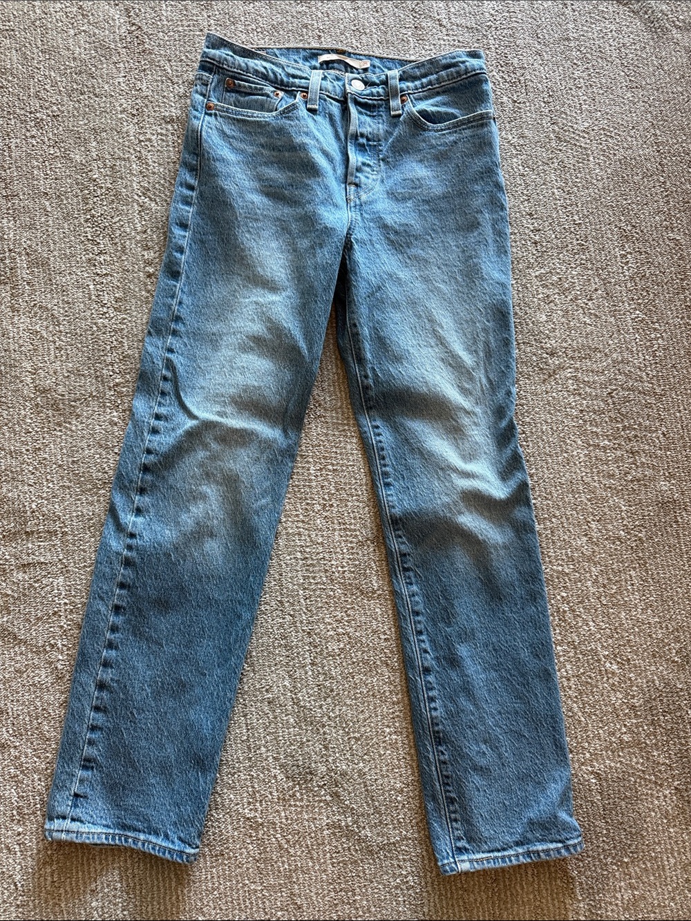 Classic women’s Levi “wedgie straight” Blue Denim Jeans